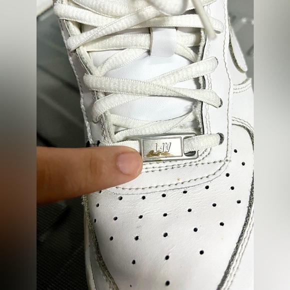 (Worn) Nike Air Force 1 '07 - Picture 4 of 9